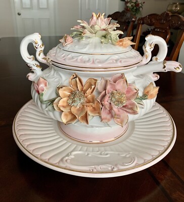 Medieval C.1940s Vintage Floral Large Capodimonte Soup Tureen Made