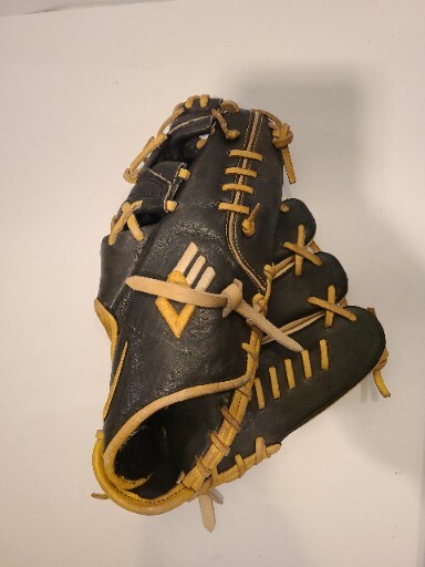 Nike Diamond Elite Show Select 11.25” DWP Broken In Baseball Nike Diamond Elite Show Select 11.25” DWP Broken In Baseball