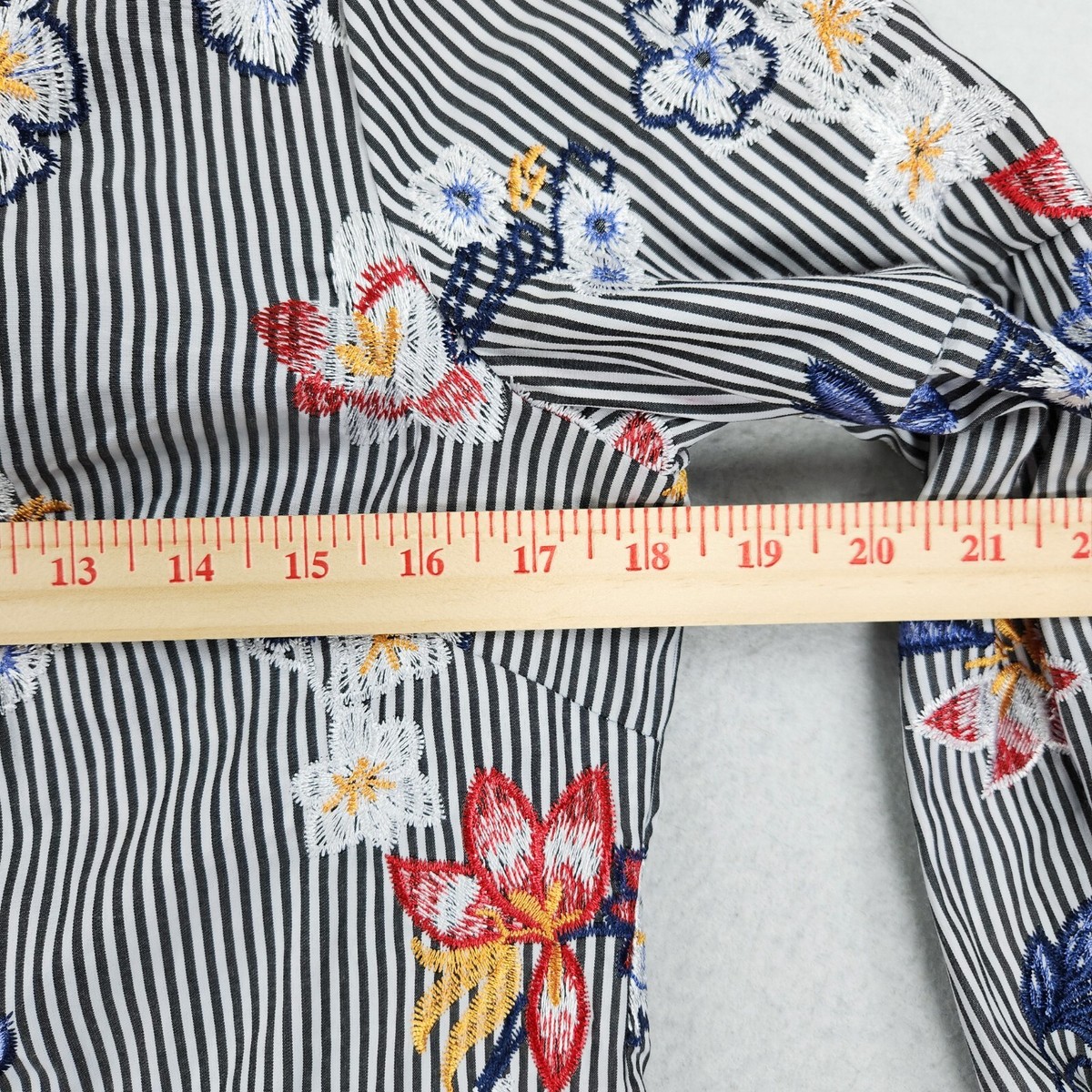 Nanette Lepore Shirt Womens Small Gray White Striped Floral