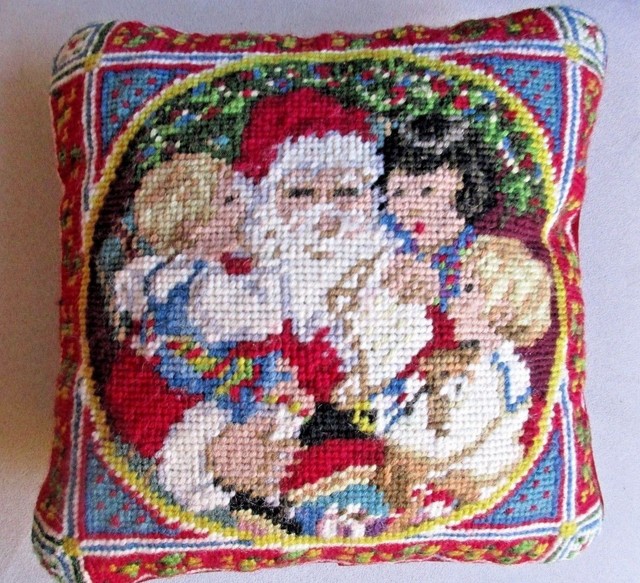 HAND MADE WOOL CHRISTMAS PILLOW NEEDLEPOINT SANTA CLAUS AND CHILDREN 9" X 9" eBay