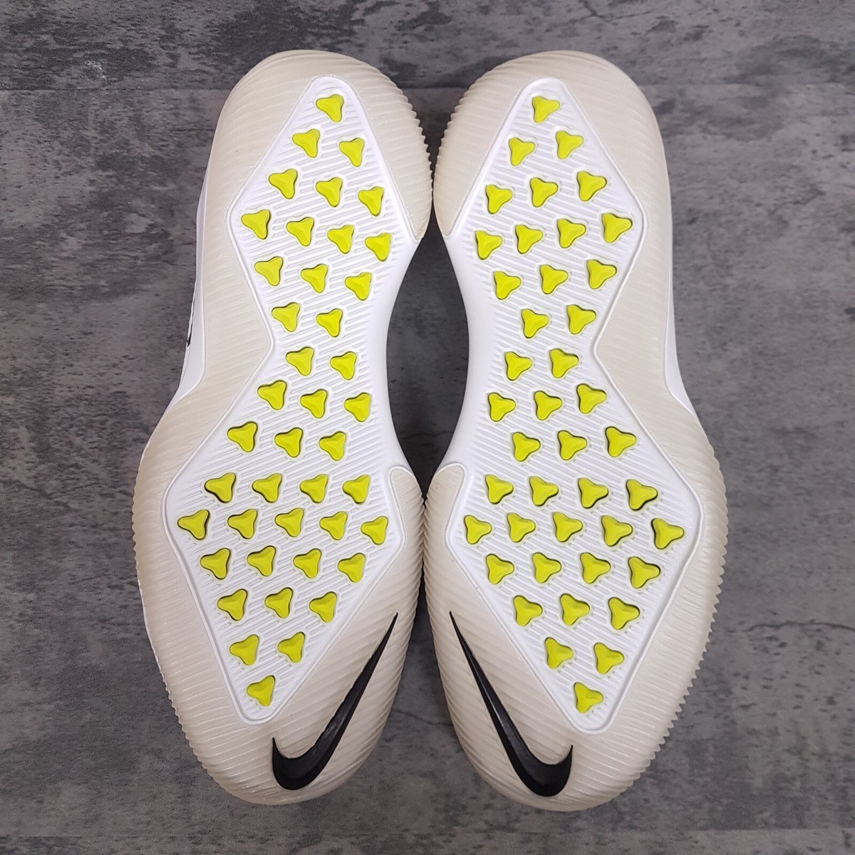 New‎ Nike Alpha Menace Turf Low Training Shoes White AQ8129-101 Men\'s Size 12.5 Amazon.com | Nike Men main image 2