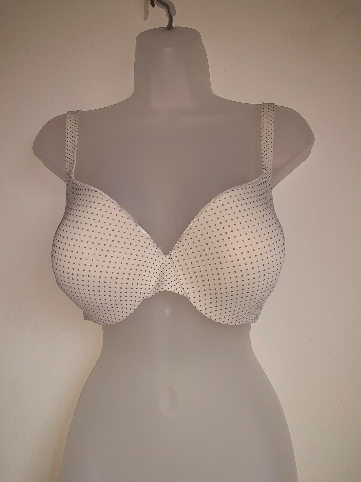 Hanes HU02 HP02 Ultimate TShirt Soft Underwire Bra 36DD Porcelain Dot