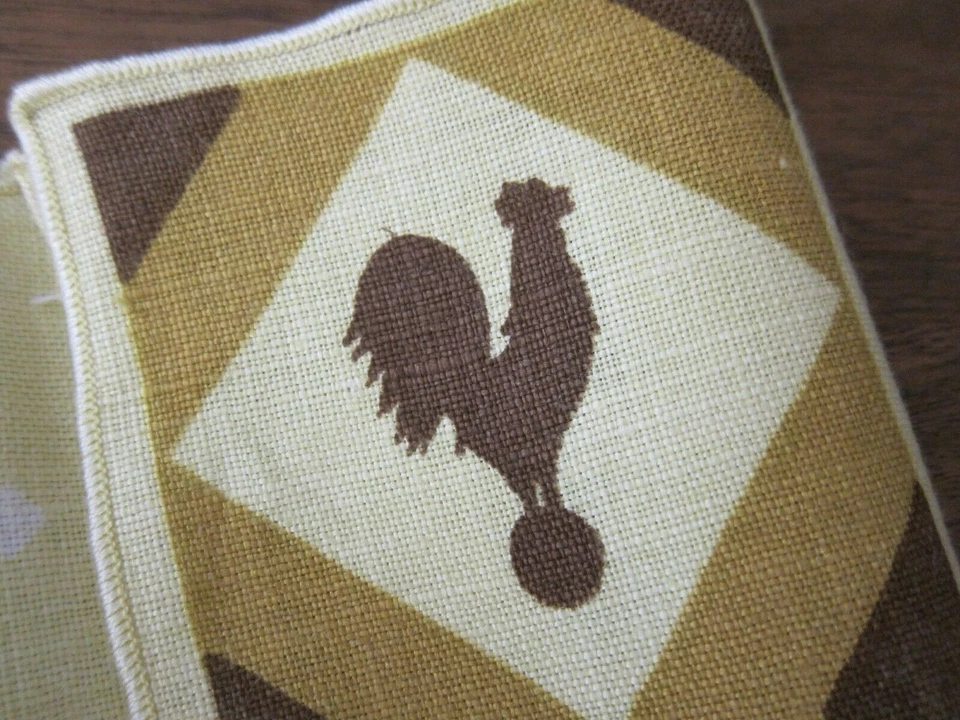 Set of 4 LINEN, ROOSTER MOTIF DINNER NAPKINS, POLKA DOTS AND DIAMOND PATTERN - Image 2 of 4