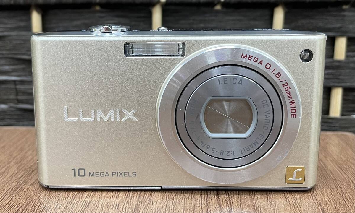 美品 Panasonic LUMIX FX35 ゴールド デジタルカメラ Panasonic LUMIX DMC-FX35 Gold 10.1MP Compact Digital Camera