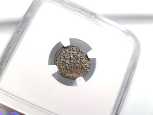 Konstantin I Römisches Reich BI Nummus AE3/4 NGC AU antiker Epfig Hort der Große - Bild 16 von 24