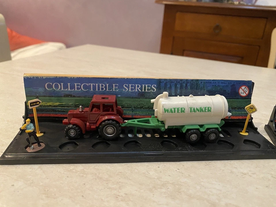 RARISSIMI TRATTORI MEZZO AGRICOLO CON CISTERNA ACQUA ADG 1:87 IN BOX COLLEZIONE - Immagine 2 di 4