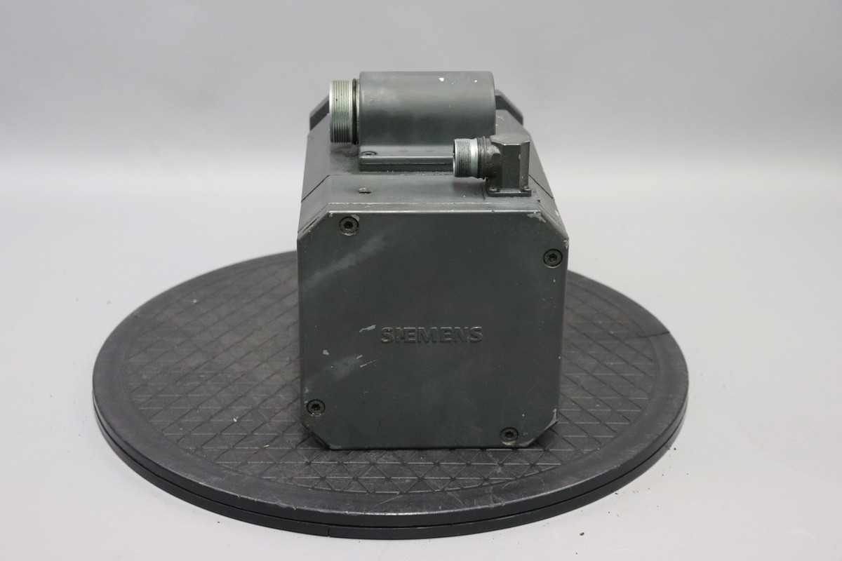 Siemens 1FT6082-1AF71-1EG1 Servomotor + Encoder F02 2048 S/R Siemens 1FT6082-1AF71-1EG1 Servomotor + Encoder F02 2048 S/R