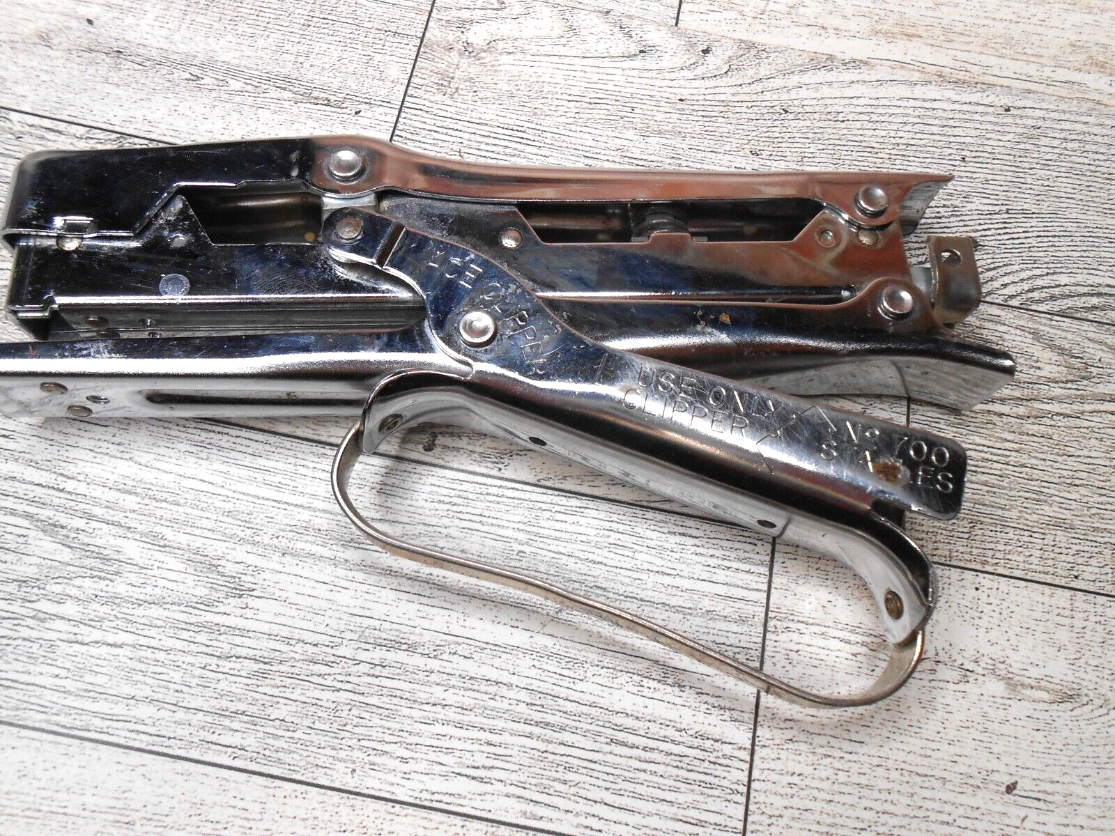ACE FASTENER STAPLER CLIPPER NO.702 VINTAGE CHROME HEAVY DUTY OFFICE HAND GRIP-image