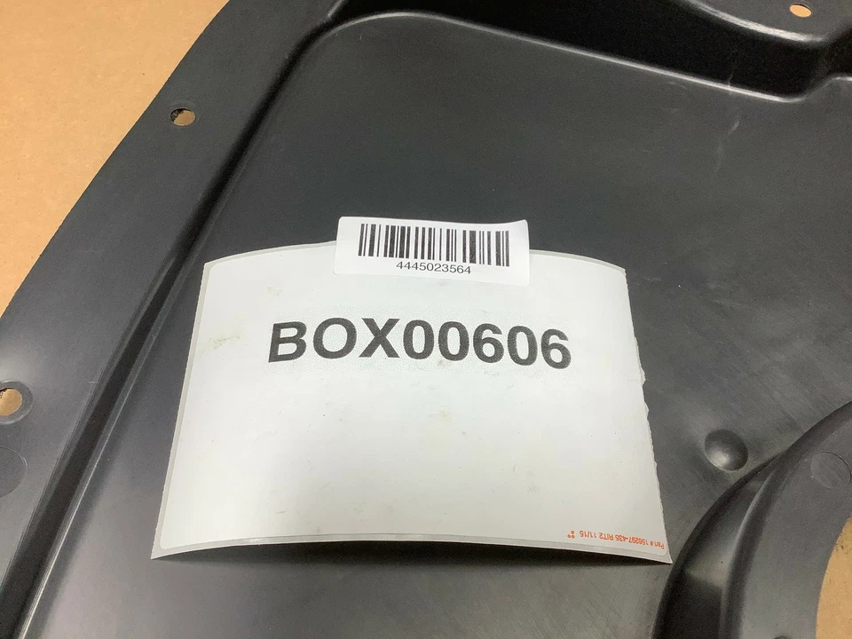 Volkswagen Rabbit 2007 2 puertas panel de puerta lateral derecho del pasajero plataforma de montaje de audio OEM+ Foto 2 de 4