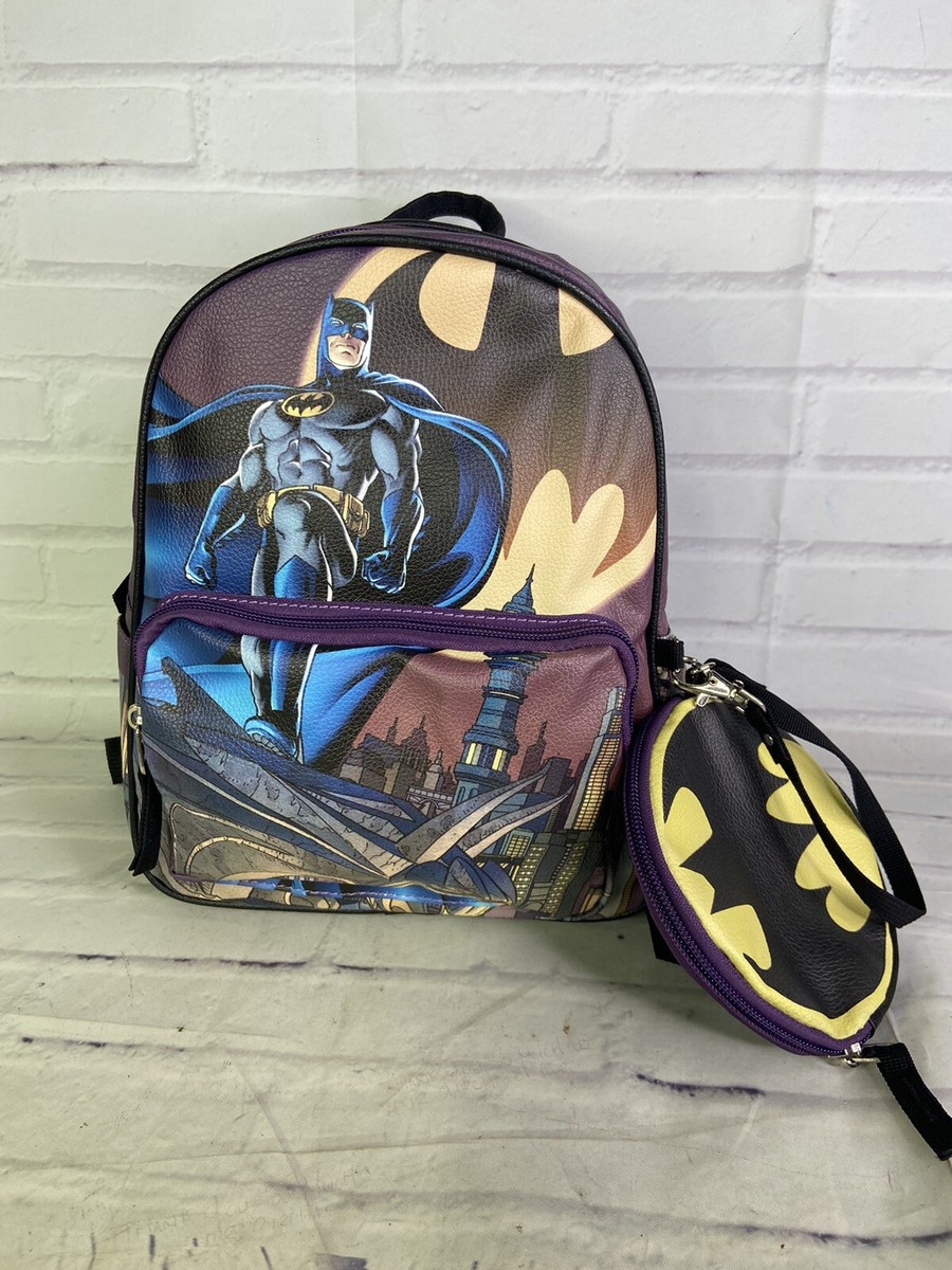 dc comics batman mini backpack Justice League for Boys Toddlers Kids ~ Deluxe 12 Inch Batman Preschool Toddler Backpack with Detachable Cape and Stickers (Batman School Supplies) The front design features the Batman wings insignia stretched over rippling plates of armour made all the more imposing with applique and embroidered detailing Loungefly DC Comics BATMAN Mini