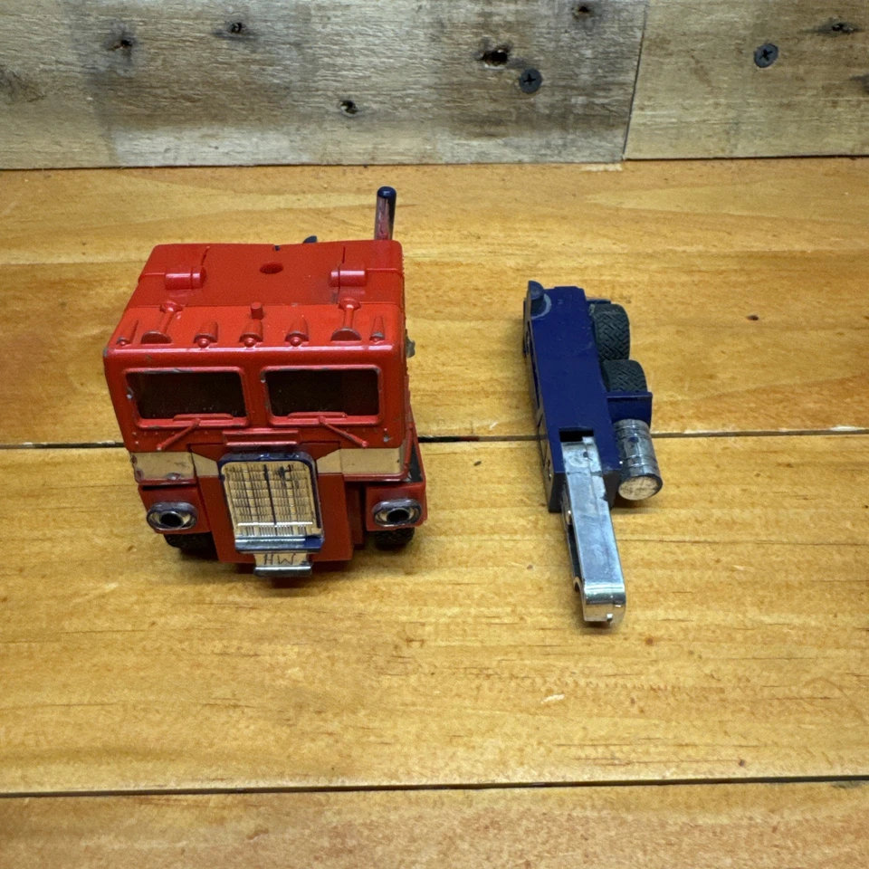 Antigo Optimus Prime 1982 Hasbro G1 Transformers Trailer Truck - PARA REPARO DE PEÇAS - Imagem 3 de 4