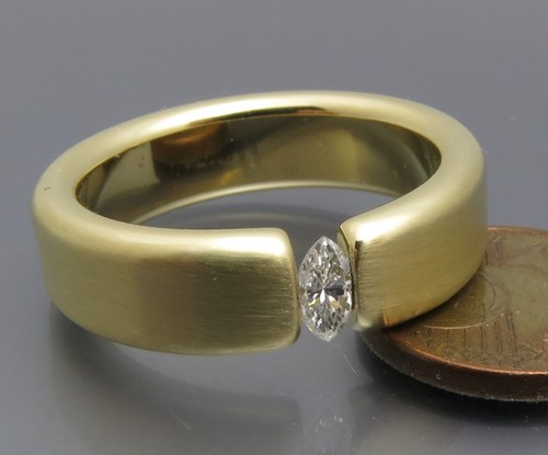 DISEÑO NEUMÁTICO - ANILLO TENSOR DIAMANTE MARQUESA - ORFEBRERÍA PROPIA - ORO AMARILLO 585 - Imagen 9 de 10