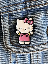 Cute Hello Kitty Enamel Pin - Excellent Condition