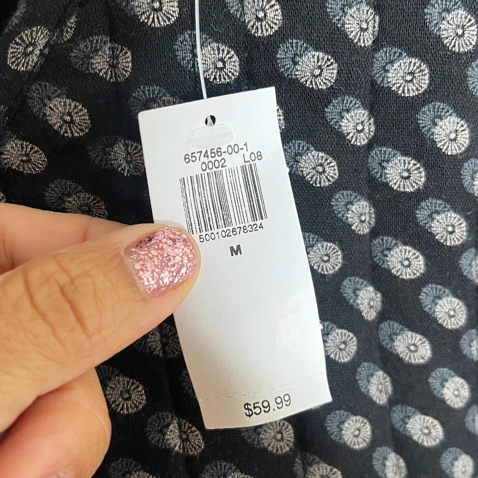 Chaqueta de bombardero acolchada geométrica negra Old Navy para mujer nueva con etiquetas cremallera frontal talla mediana Foto 2 de 4