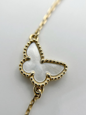 Van Cleef & Arpels Sweet Butterflies Bracelet 18K Yellow Gold Mother of pearl