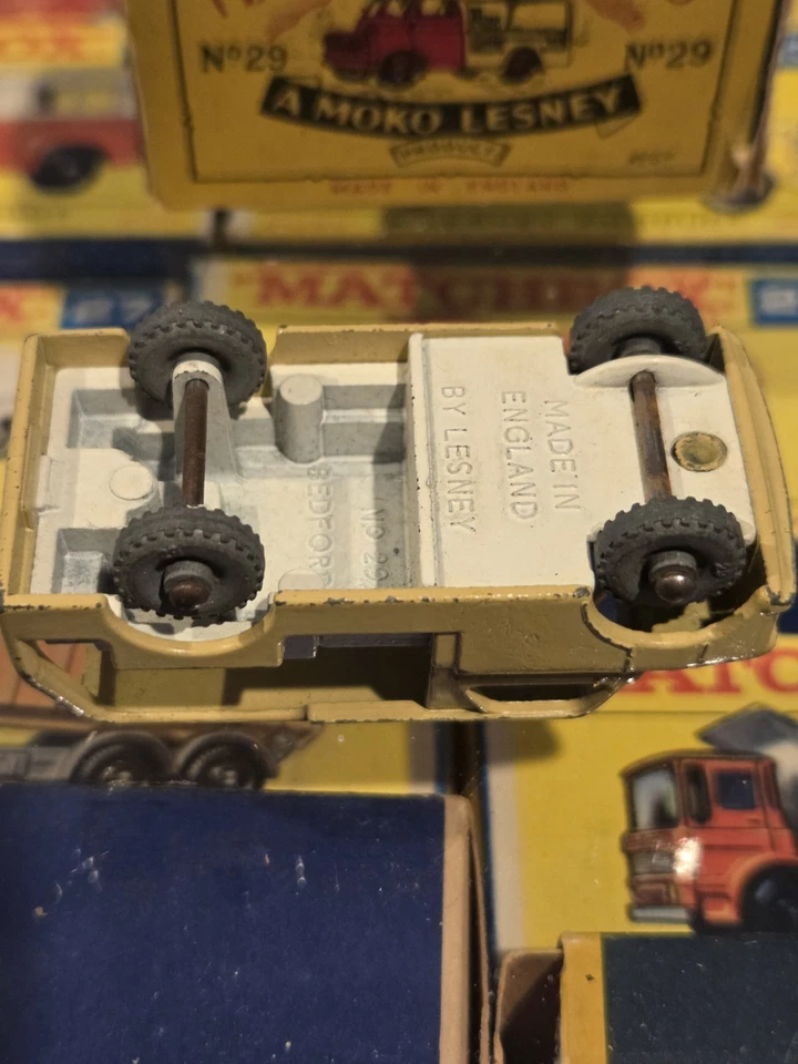 Vintage Lesney Matchbox - No 29 Bedford Milk Truck with Gray Wheels - Image 3 of 4