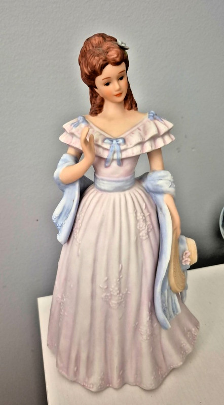 Masterpiece Porcelain 11015-98 “Sarah Jane” 1998 Home Interiors and Gifts