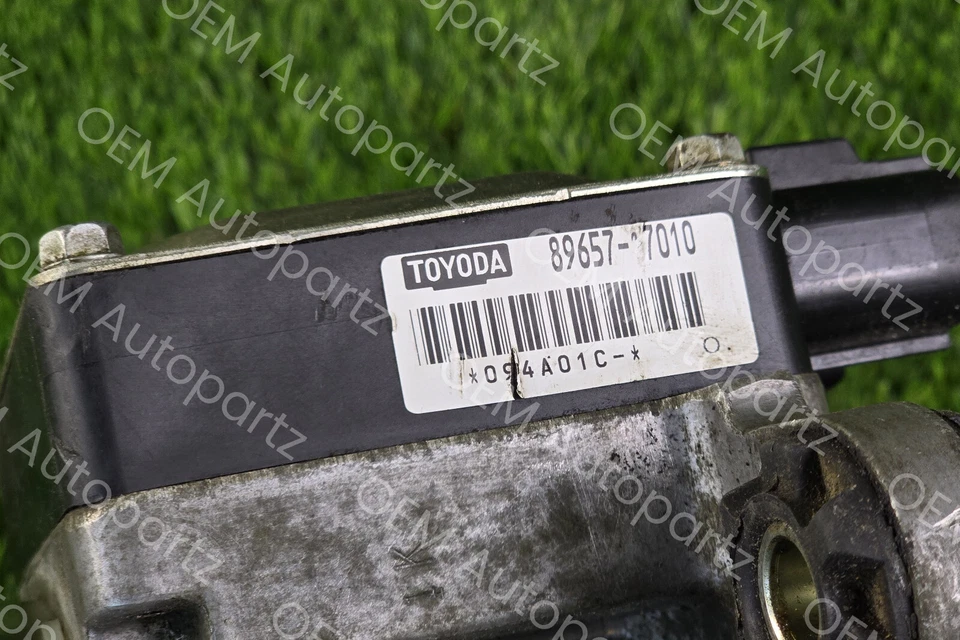 Bomba de dirección asistida eléctrica Toyota MR2 2000-2005 Spyder 89657-17010 OEM JDM uso Foto 3 de 4