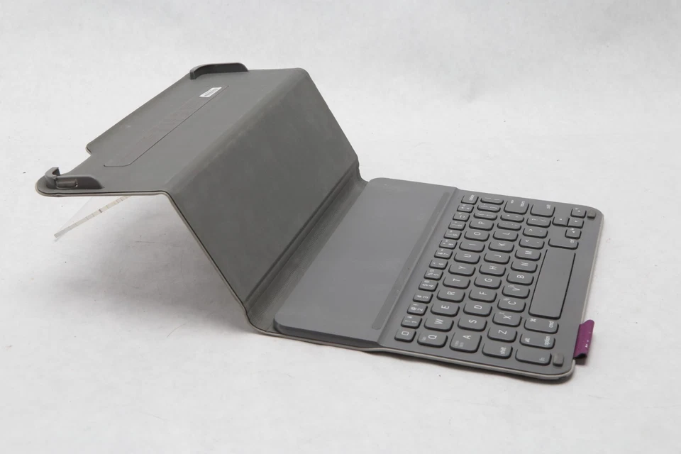 Logitech Y-R0044 Ultrathin Bluetooth Integrated Keyboard Folio  L43 - Image 2 of 4