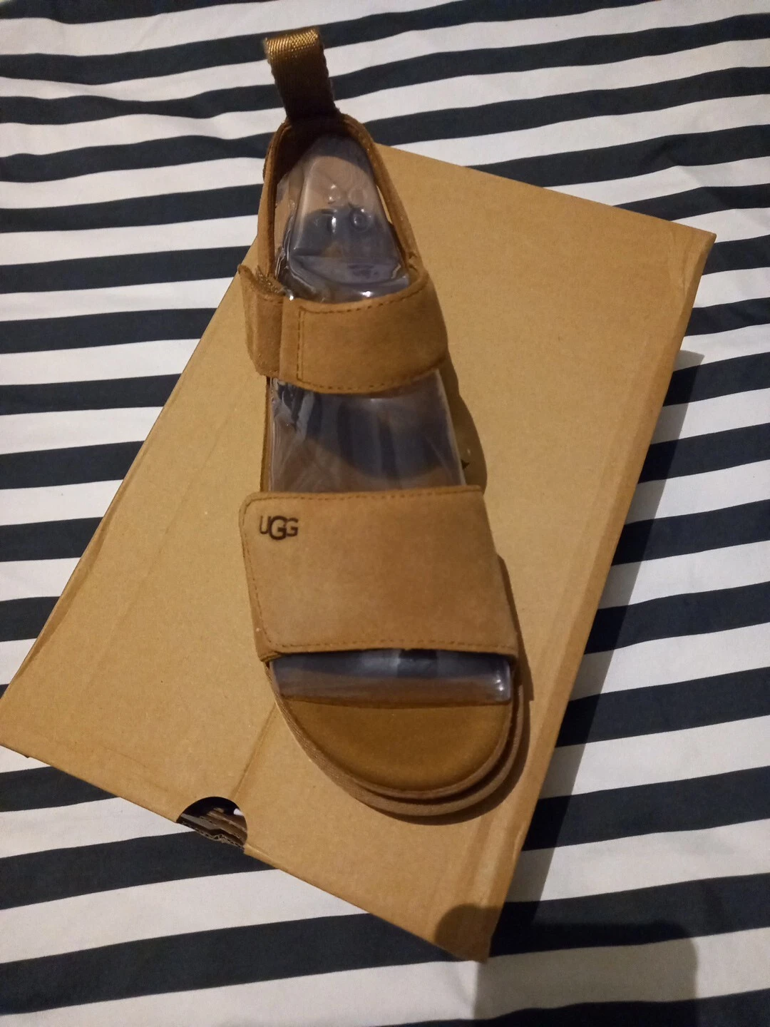 UGG Australia Sandali donna scamosciati Goldens castagno UK6.