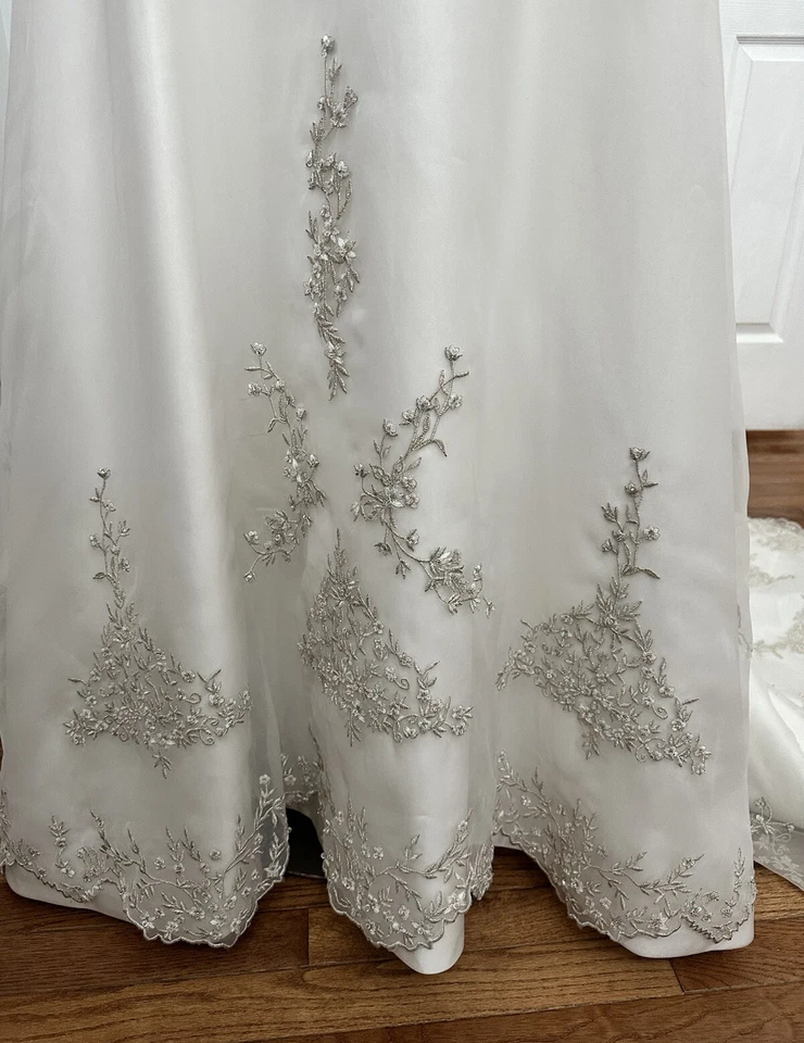 Vestido de novia diseño distintivo talla 8 encaje satinado bordado margarita marfil Foto 3 de 4