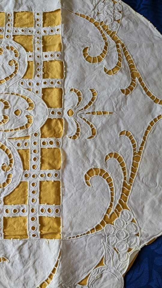 Nappe ronde 104 cm brodée et ajourée- Linge de table - - Photo 3/4