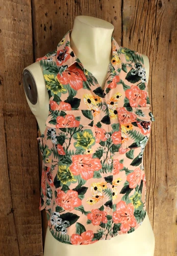 Wet Seal Floral Pattern Sleeveless Crop Top Shirt Blouse Size Medium