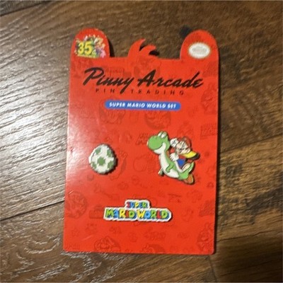 Nintendo Pinny Arcade Super Mario World Pin Set - Yoshi & Egg