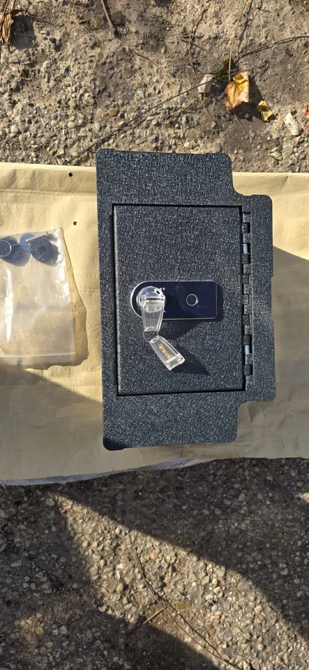 Center Console Fingerprint Gun Safe 23-25 Chevy Silverado/GMC Sierra1500 - Image 4 of 4
