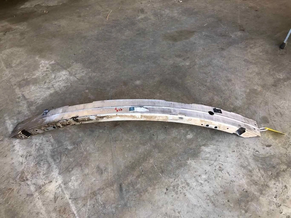 Barra amortiguadora de refuerzo parachoques delantero Mercedes Benz CLS500 2006-2011 sedán Foto 2 de 4