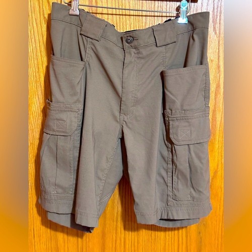 Duluth trading co men's cargo khaki shorts sz large