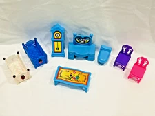 Greenbrier International Plastic Dollhouse Furniture Crib Clock Chair Mixed Lot