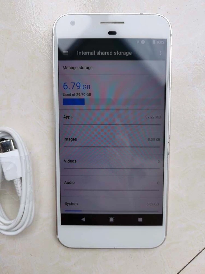 Google Pixel XL - Android - Unlocked 4G - 12.3MP - 4+32GB - 5.5" Smartphone - Image 4 of 4