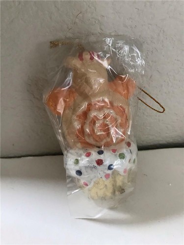 Set Of 3 GINGERBREAD MAN CUPCAKE Christmas Ornaments - Picture 2 of 3