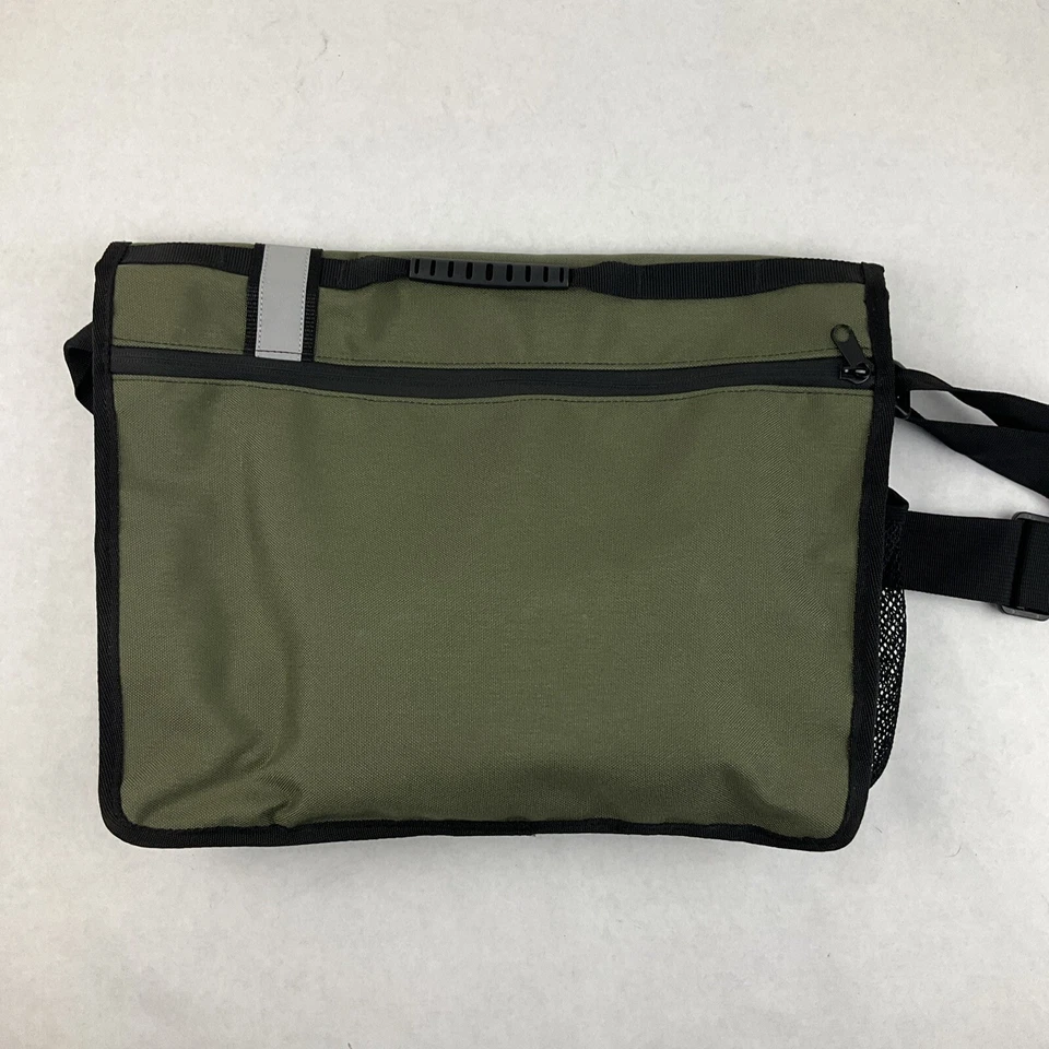 Diaper Bag Messenger Style Army Green Diaper Bag Strap Pockets NWOT Dadgear - Image 2 of 4