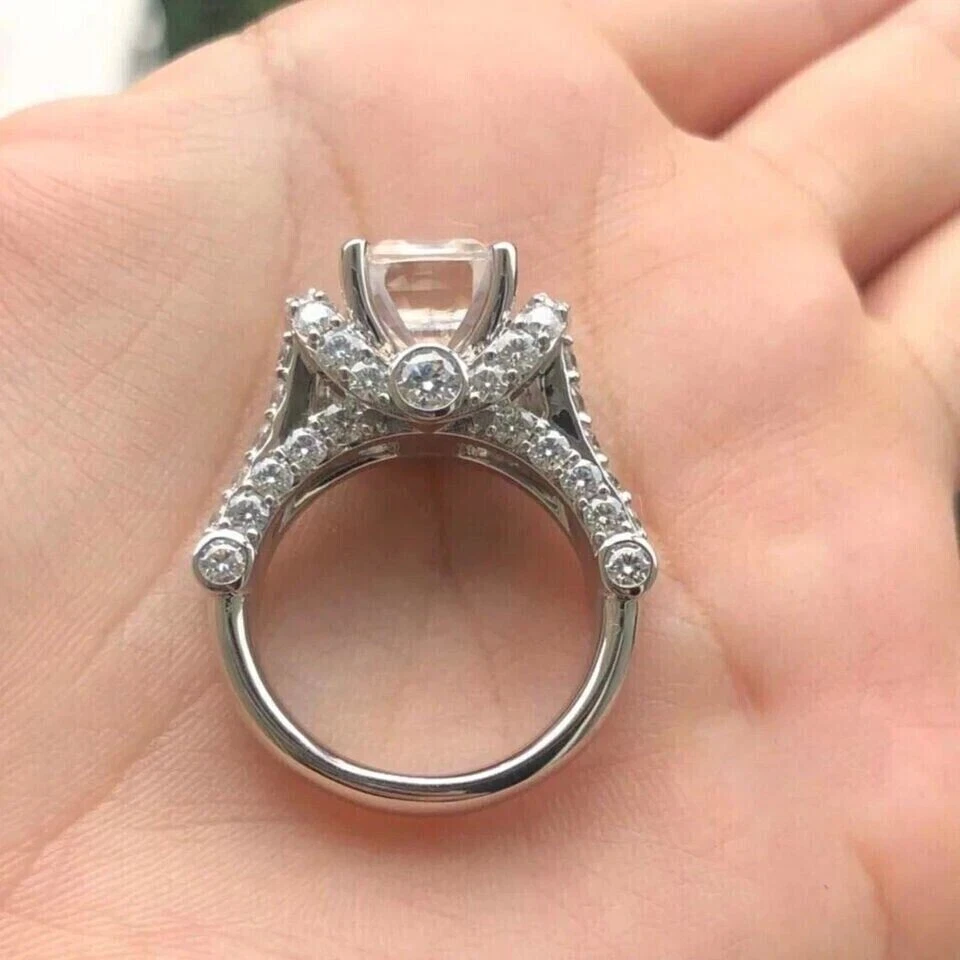 Обручальное или обручальное кольцо с бриллиантом огранки изумруд 3,20 TCW с покрытием из белого золота 14 карат - Изображение 2 из 4