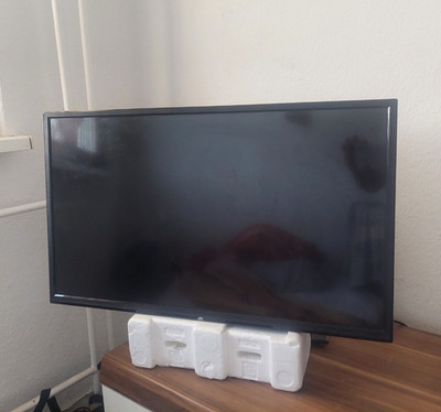 JTC DVX3 32 Zoll LED TV 1080p FHD DVB-P USB Flachbildschirm Schwarz