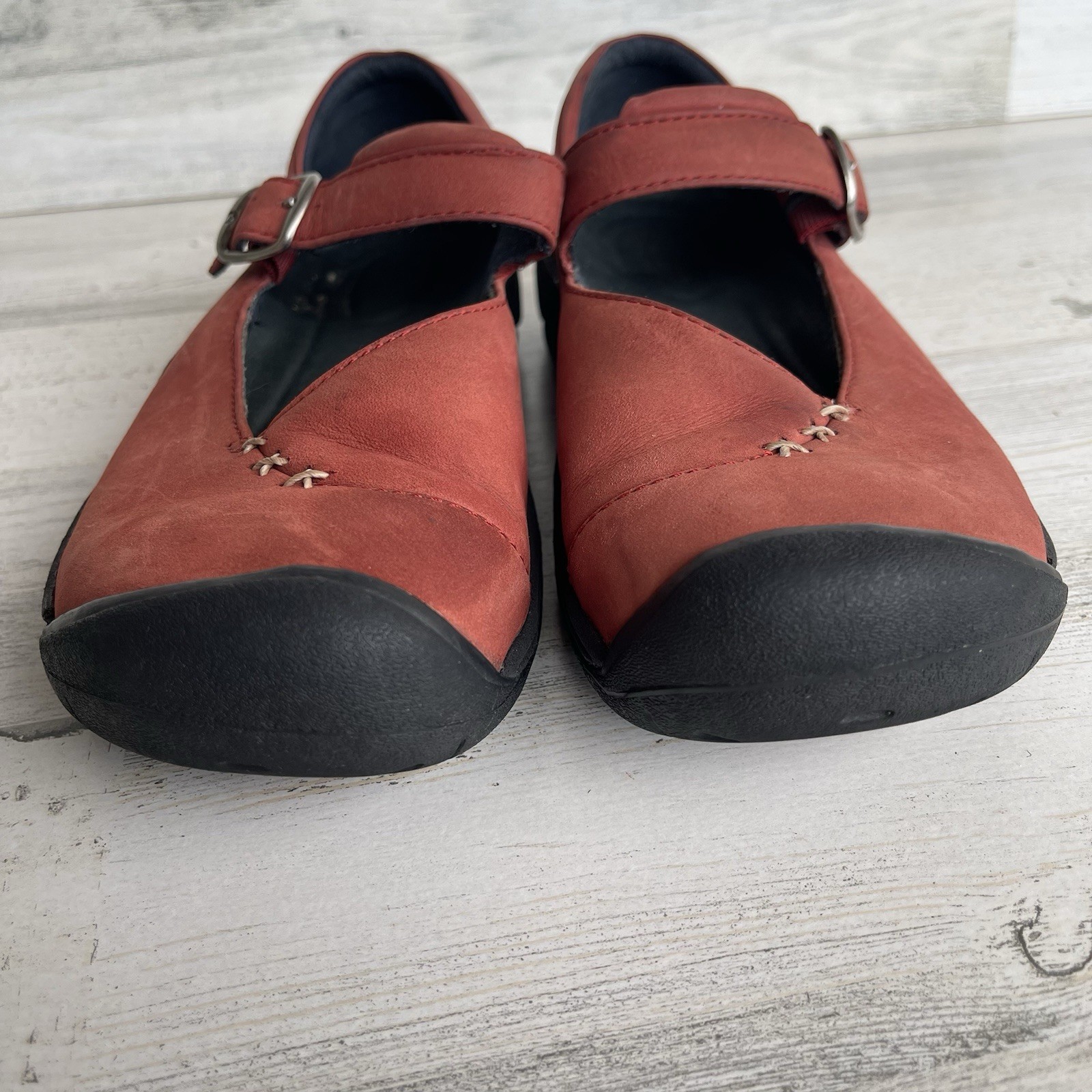 Scarpe da passeggio KEEN Red Mary Jane cinturino regolabile e fibbia pelle scamosciata taglia 7