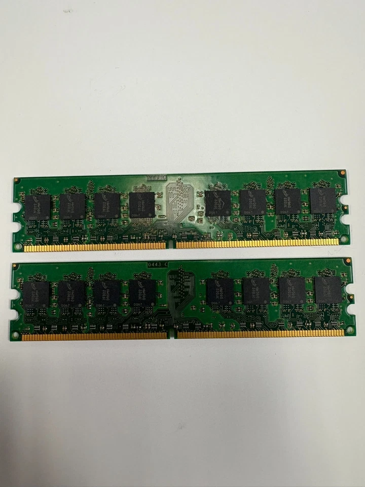 Lot 2× Micron 1GB DDR2 667MHz PC2-5300U MT16HTF12864AY-667D4 RAM - Image 3 of 3