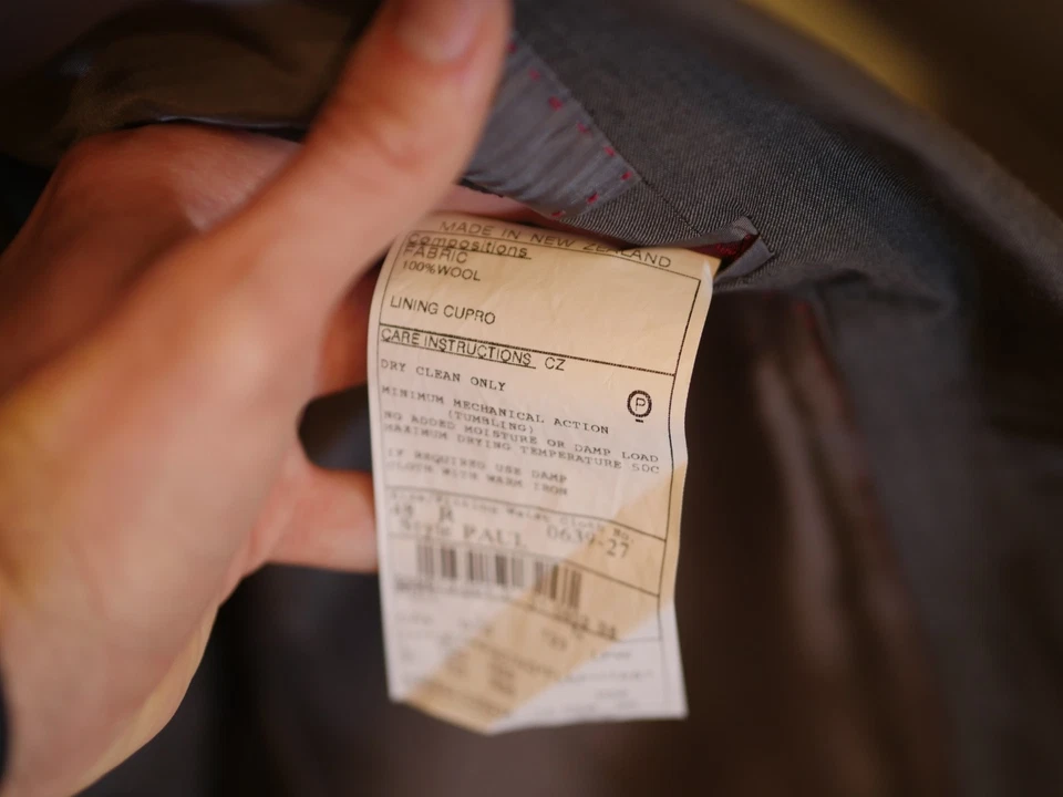 Pierre Cardin Mens Grey Wool 2P - wide jacket waist - image 4 of 4