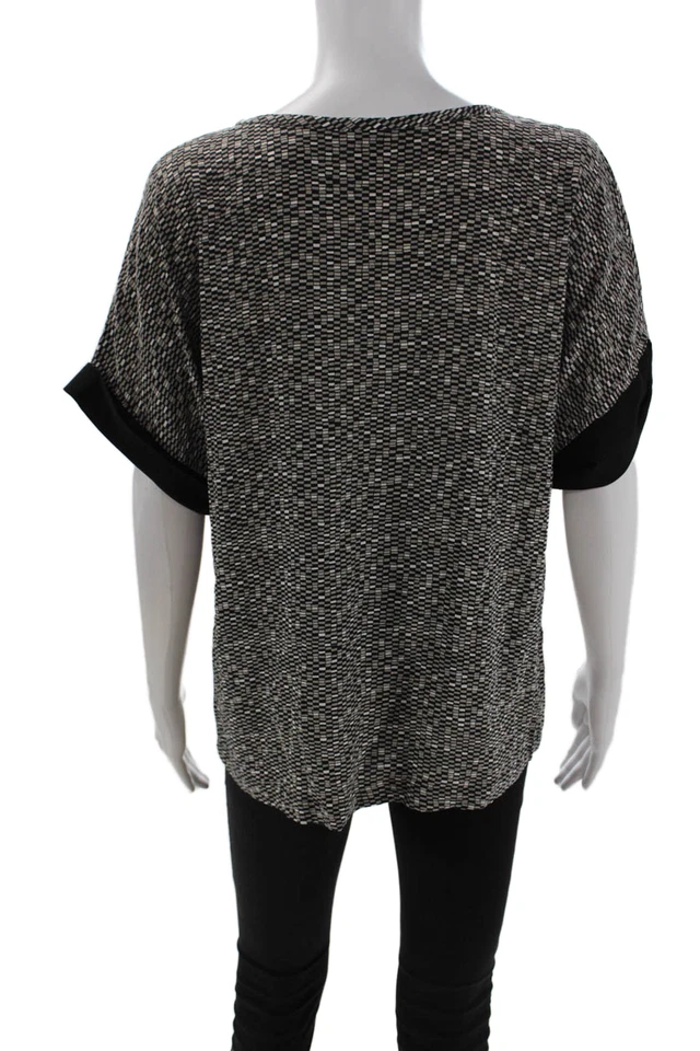 Blusa Vince Feminina de Seda Manga Curta Estampa Geométrica Gola Redonda Cinza Tamanho P - Imagem 3 de 4