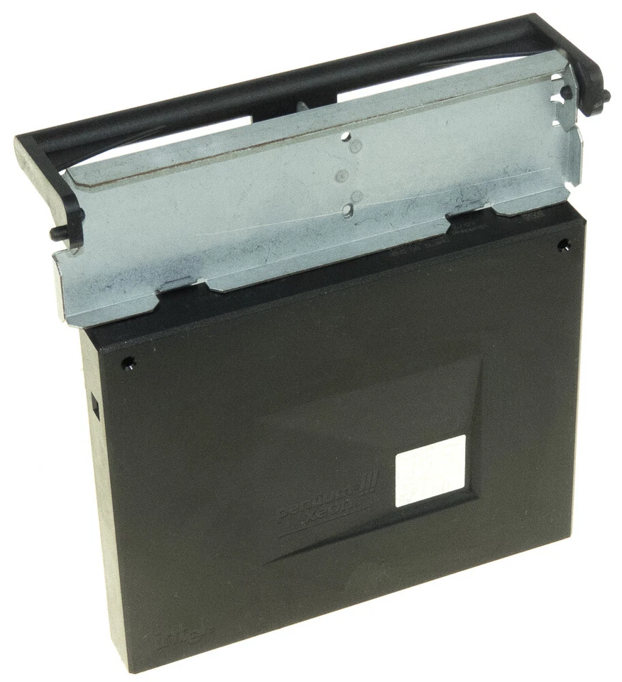 Intel Pentium III Xeon SL4HD 933MHz SLOT2+Cooler - Image 2 of 2