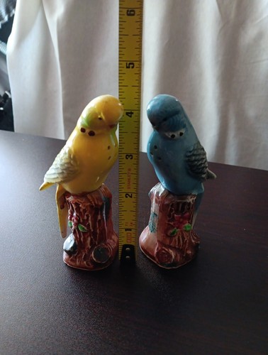 Vtg Blue & Yellow Budgerigar Budgee Parakeet Flowering Stump Salt Pepper Shakers - Picture 3 of 11