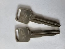 COLE B53 KEY BLANK UNCUT NOS FITS GM SET OF 2