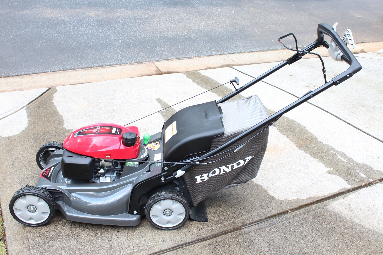 Honda HRX217VKA One of the best commercial grade lawnmowers eBay