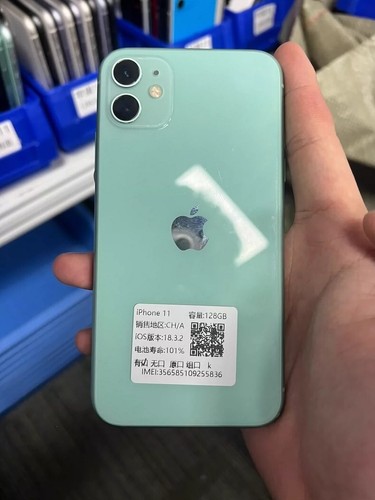 90%Ne w Apple iPhone 11 - 64GB/128 GB /256GB-All colors(Unlocked) - Picture 4 of 8