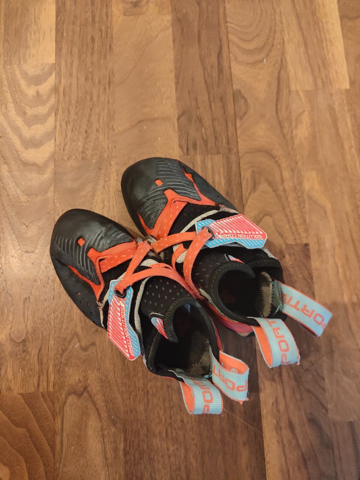 Zapato de escalada La Sportiva Solution Comp EU 35.5 UK 3 necesita solución