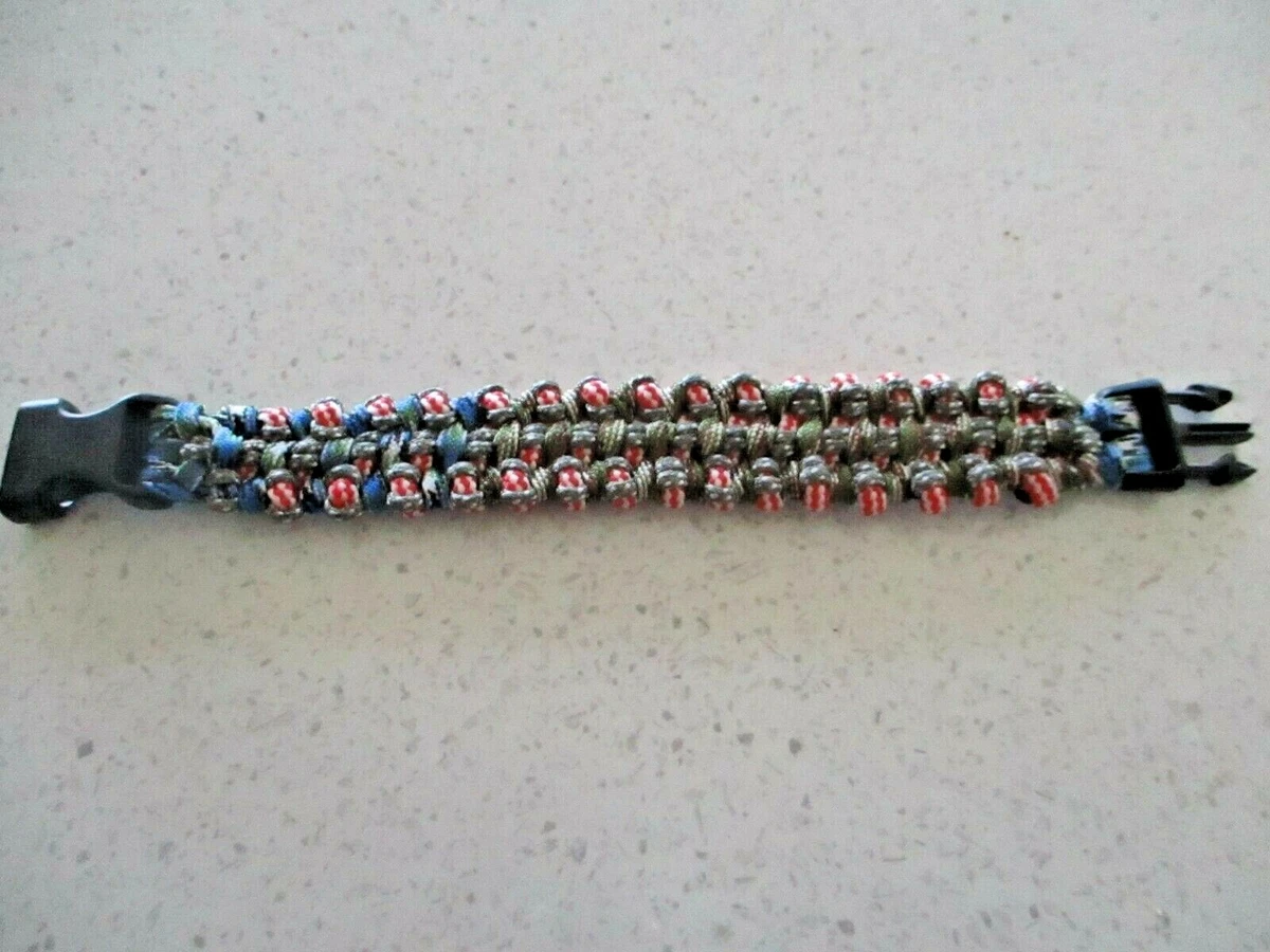 Wide outlet paracord bracelet