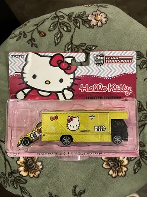 Gold Hello Kitty Fleet Flyer Hot Wheels Team Transport Series Rare Brand New!