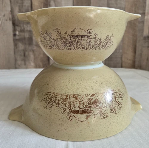 Pyrex Vintage Forest Fancies Cinderella Mixing Bowl Set of 2 442/441 EUC